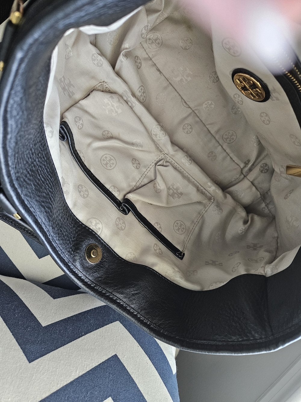 Tory Burch Black Leather Satchel with Gold Logo 13l X 10w - Picture 9 of 16